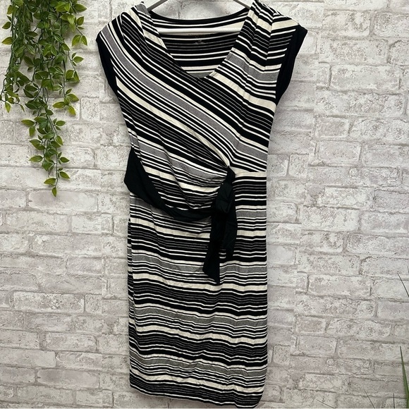 Liz Lange maternity dress women’s size small black and white - Picture 1 of 5
